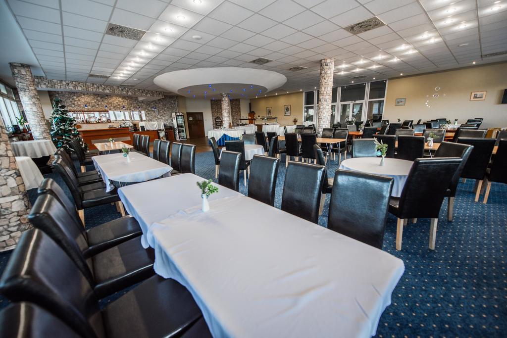 Plejsy Hotel Krompachy Ngoại thất bức ảnh