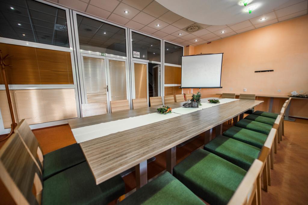Plejsy Hotel Krompachy Ngoại thất bức ảnh