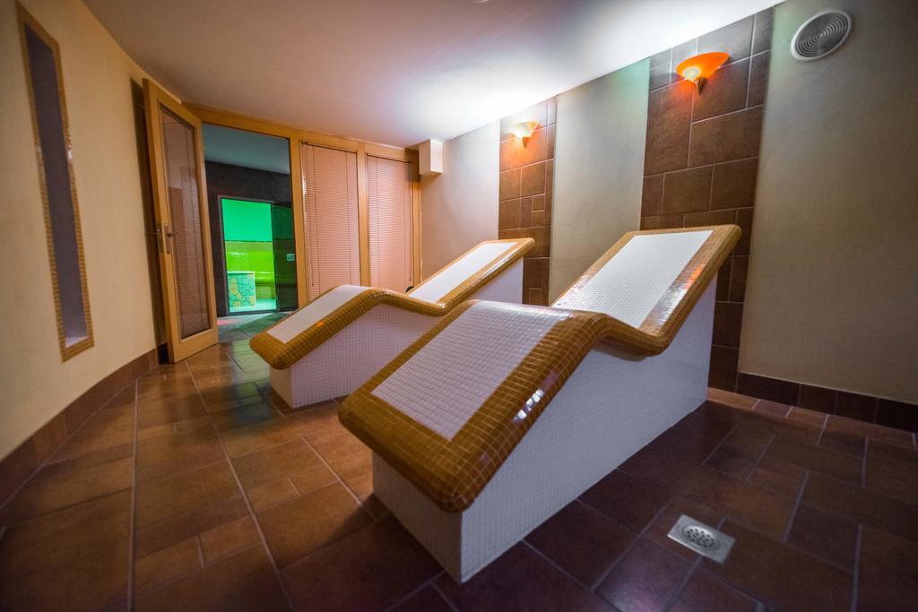 Plejsy Hotel Krompachy Ngoại thất bức ảnh