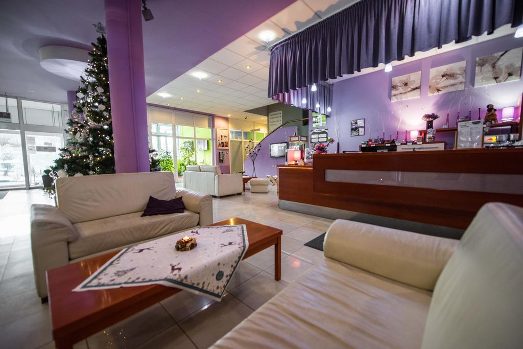 Plejsy Hotel Krompachy Ngoại thất bức ảnh