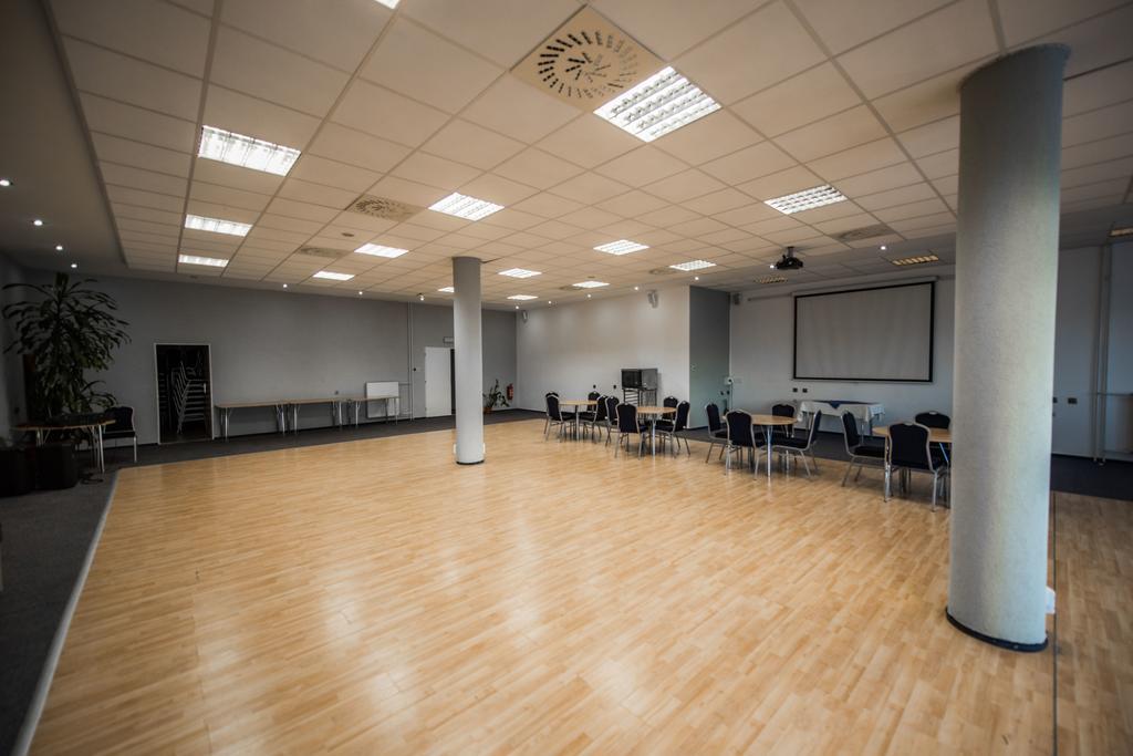 Plejsy Hotel Krompachy Ngoại thất bức ảnh
