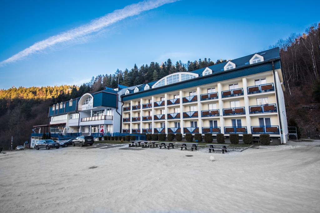 Plejsy Hotel Krompachy Ngoại thất bức ảnh