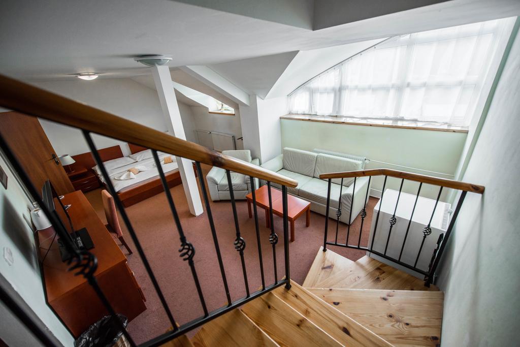 Plejsy Hotel Krompachy Ngoại thất bức ảnh