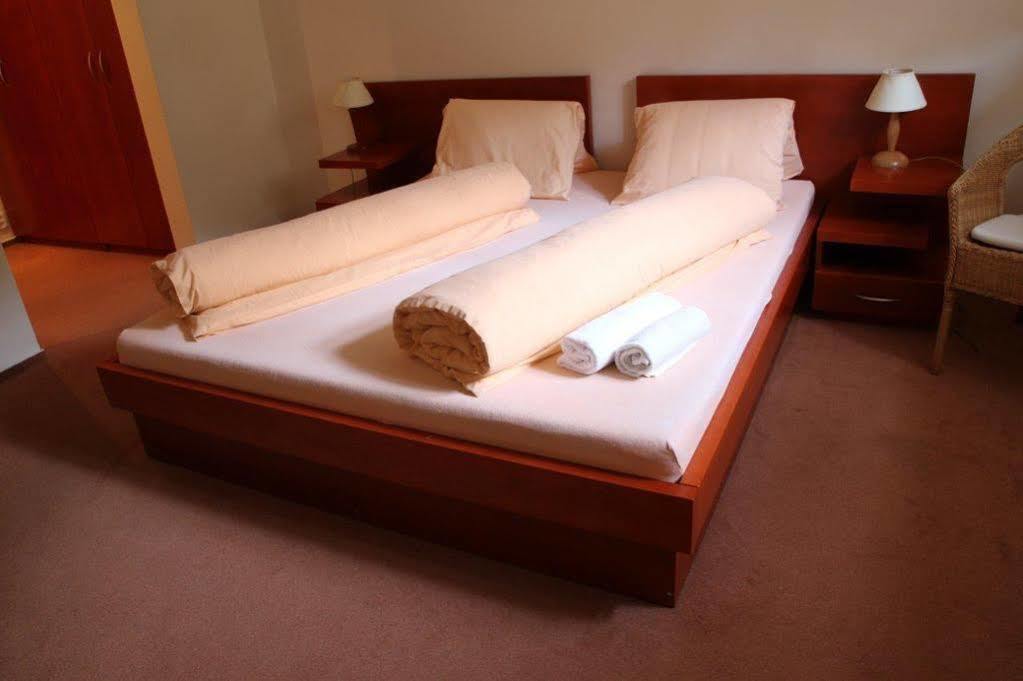 Plejsy Hotel Krompachy Ngoại thất bức ảnh