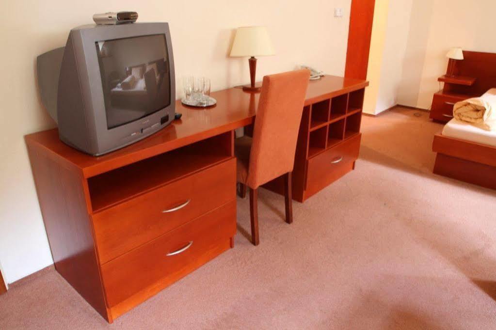 Plejsy Hotel Krompachy Ngoại thất bức ảnh
